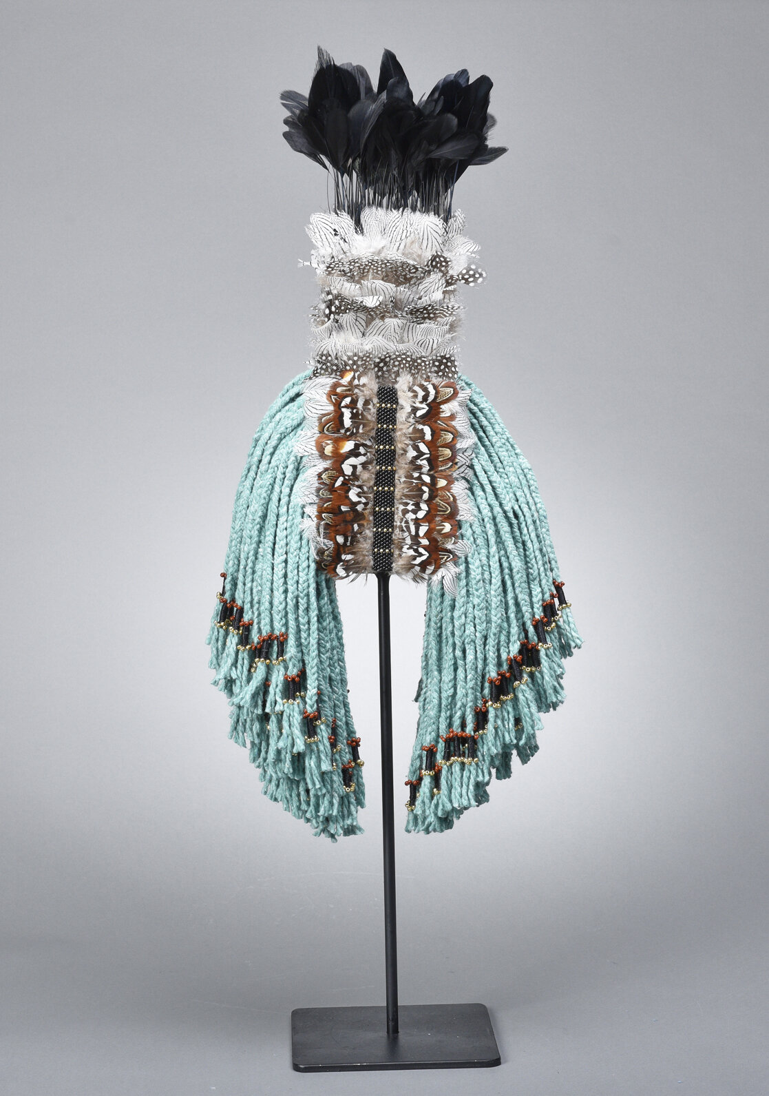 Mop with Dotted Feathers