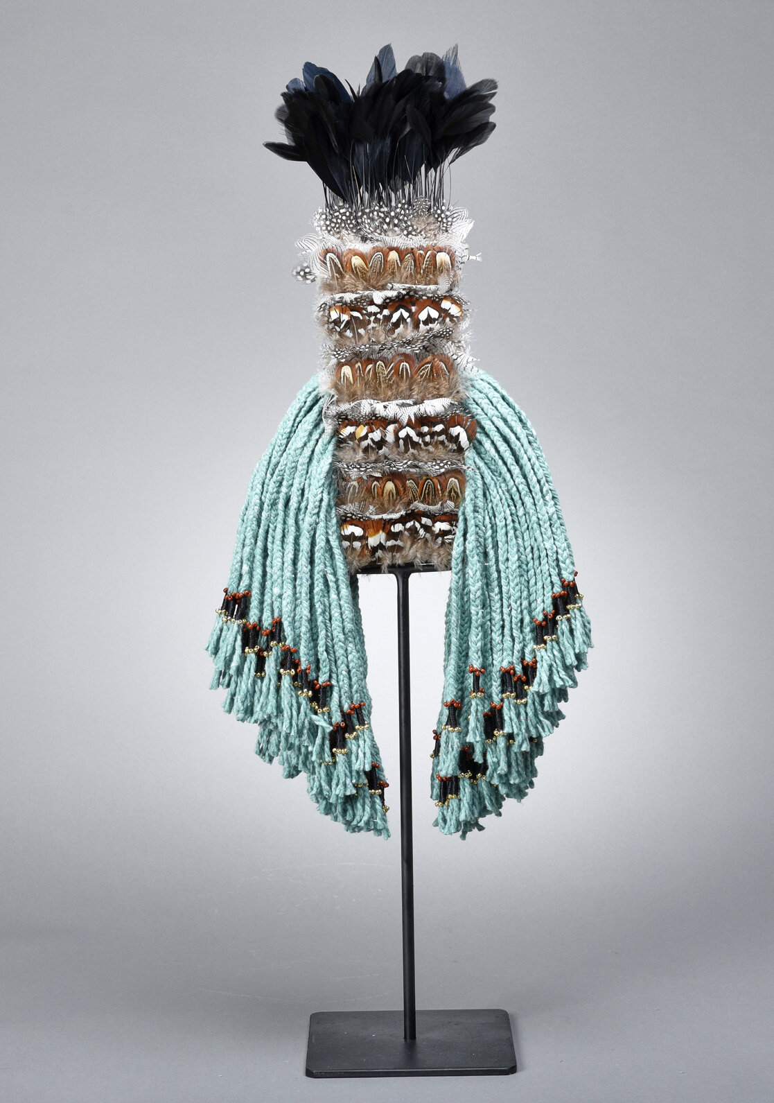 Mop with Dotted Feathers Back