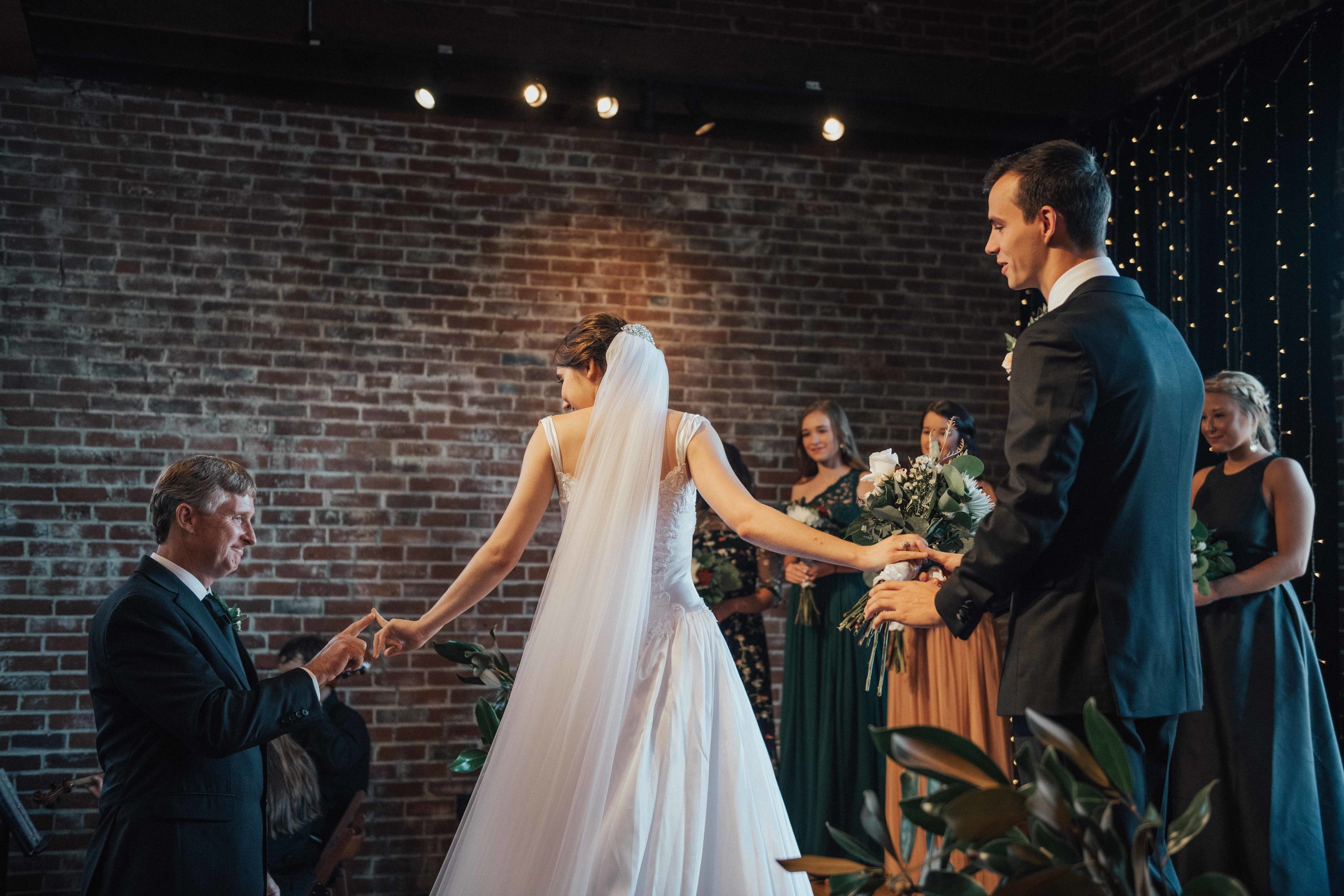 And Autumn even stopped with her dad to have this little “I love you” moment again as her dad gave her away at the alter.