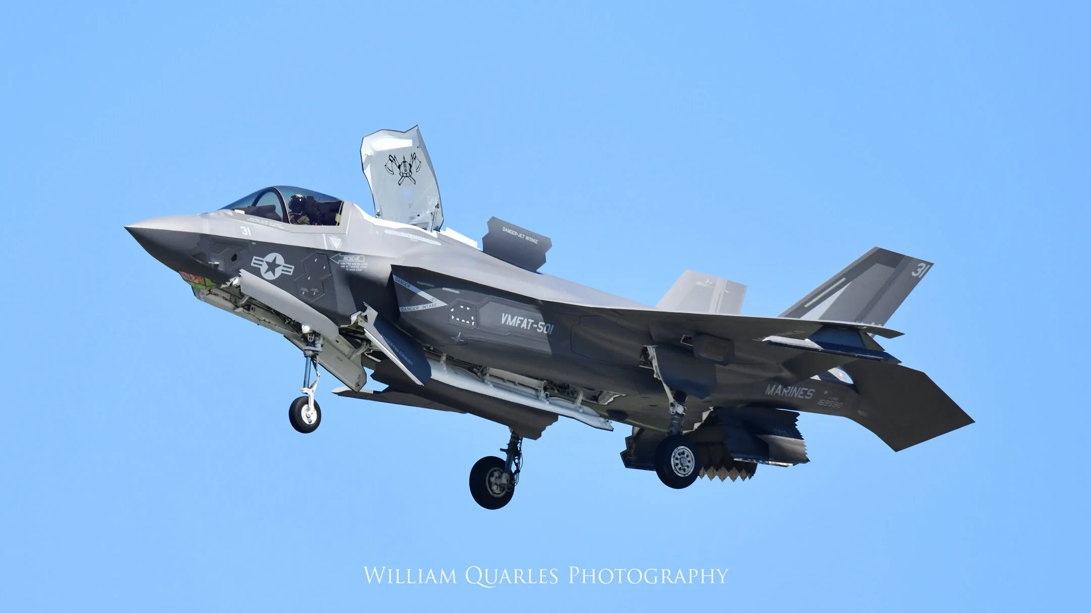 F-22-3444.jpg