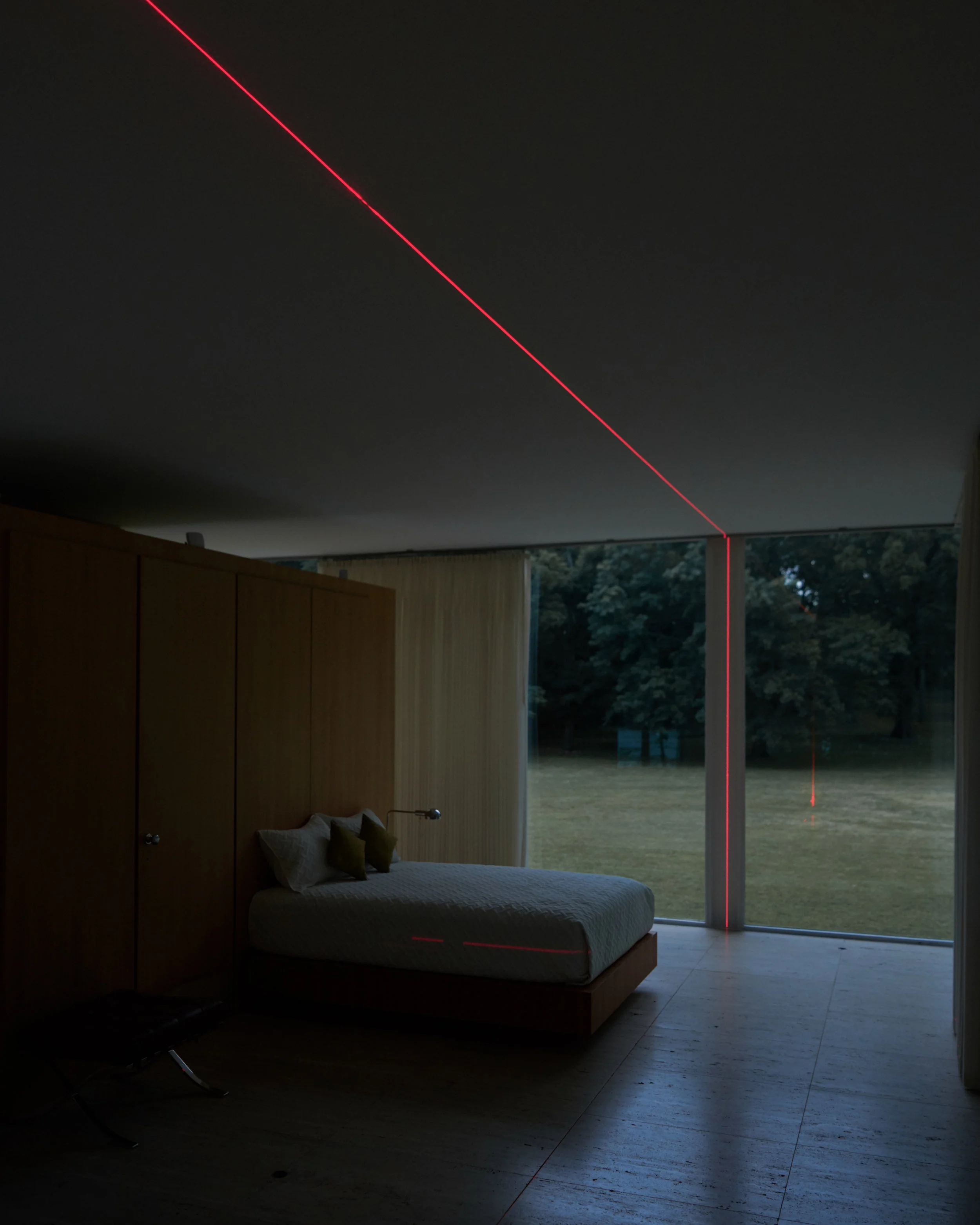 Architecture photography of Luftwerk art installation at Mies van der Rohe’s Farnsworth House