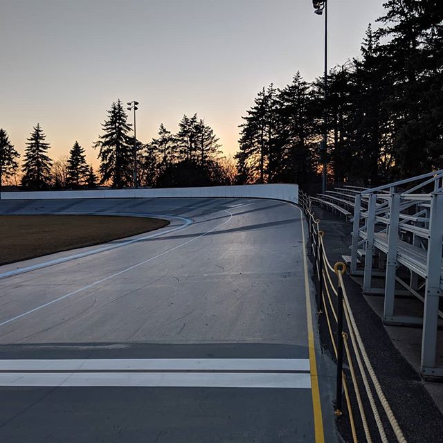 Opening night is finally here!! No more #trackiscoming because #trackishere. Tonight's racing starts promptly at 6:45 and special thanks to @psimet and @enzoscycling for sponsoring this week!!
.
.
.
#psimet #trackcycling #trackvibes #trackishere #fixies