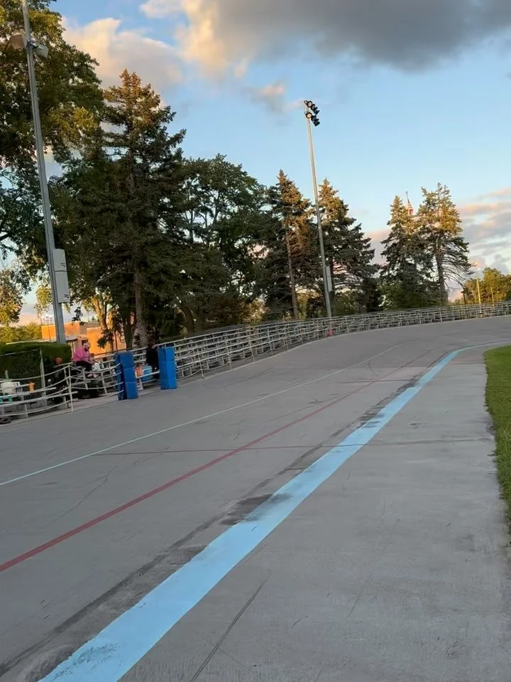 What a way to wrap up our final Monday night clinic at the velodrome &mdash; it was AWESOME! 🙌
This season brought record-breaking turnouts to our clinics, and we couldn&rsquo;t be more grateful. Whether you raced, rode for the first time, or just s