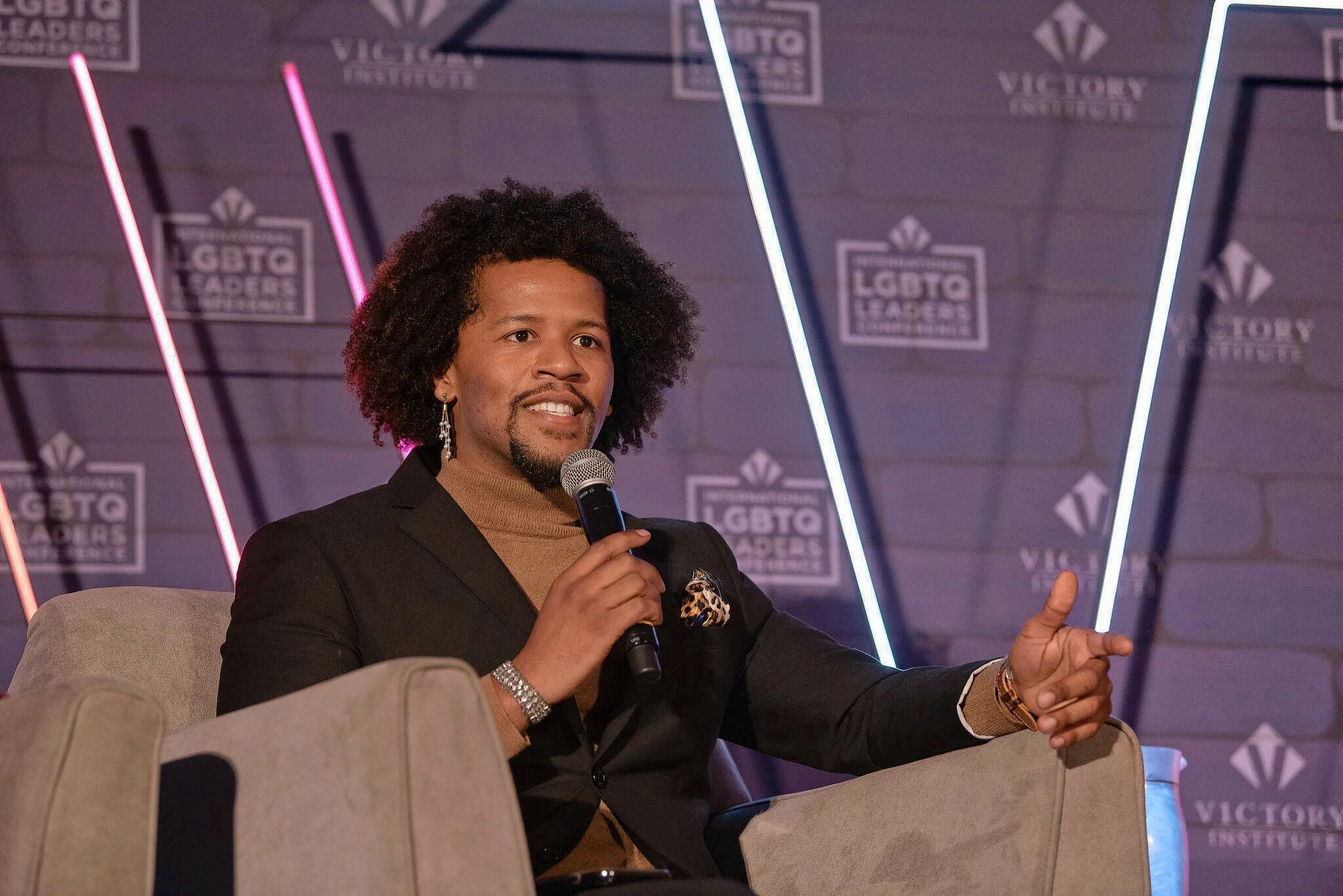 Matthew Jordan-Miller Kenyatta, Ph.D., speaking at the Victory Institute’s LGBTQ Leaders Conference as an artist, author, and urban advocate who happens to be a First Gentleman of Philadelphia.