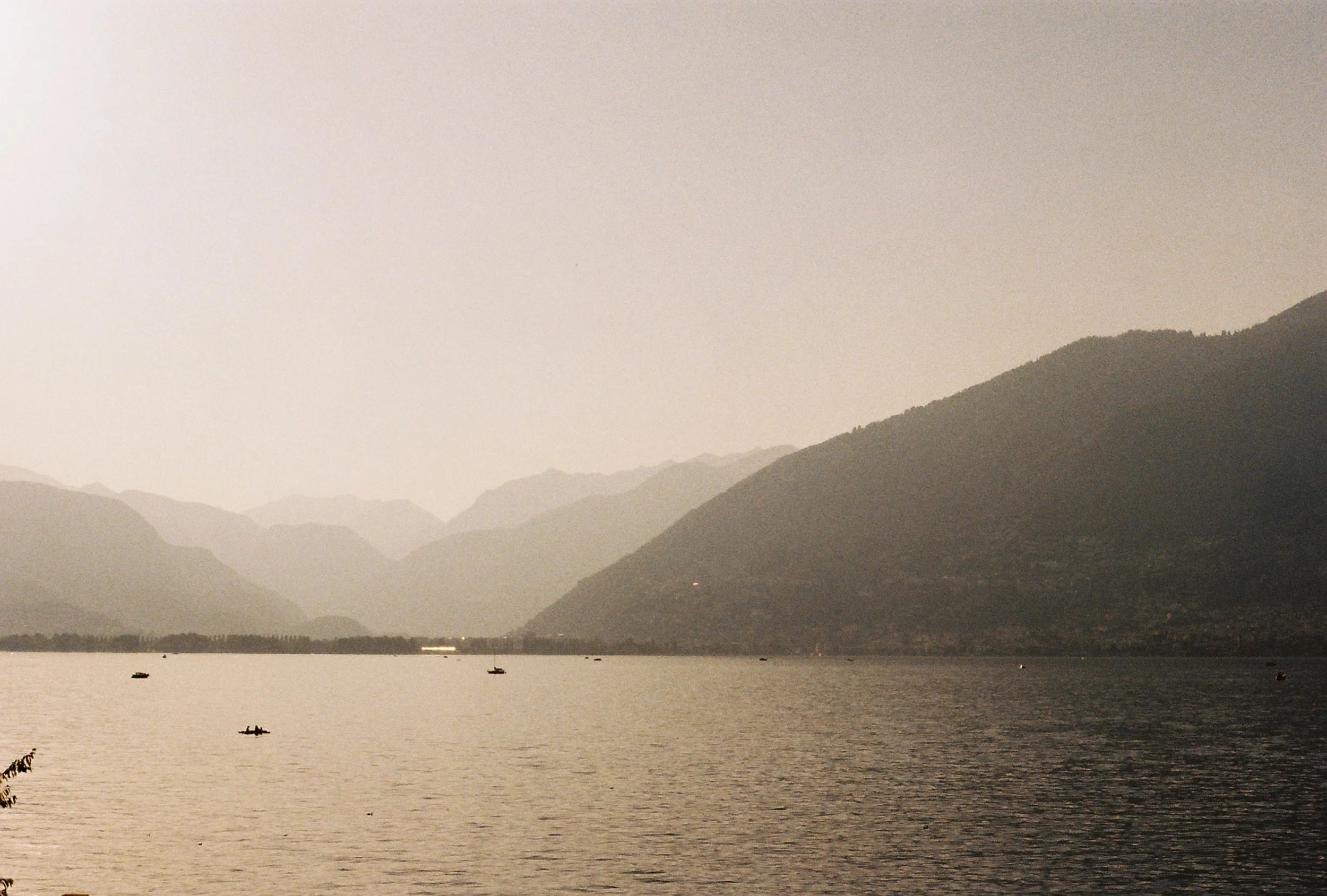 R1-01377-004A.JPG