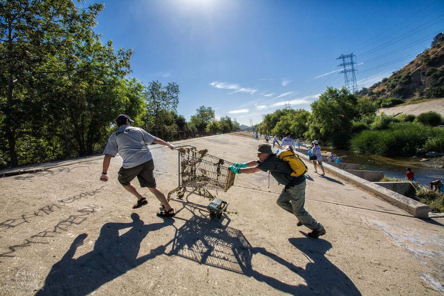  FoLAR’s (Friends of the LA River) annual "La Gran Limpieza" clean up of the Los Angeles River along the Glendale Narrows, one of two soft-bottomed sections of the LA River. 