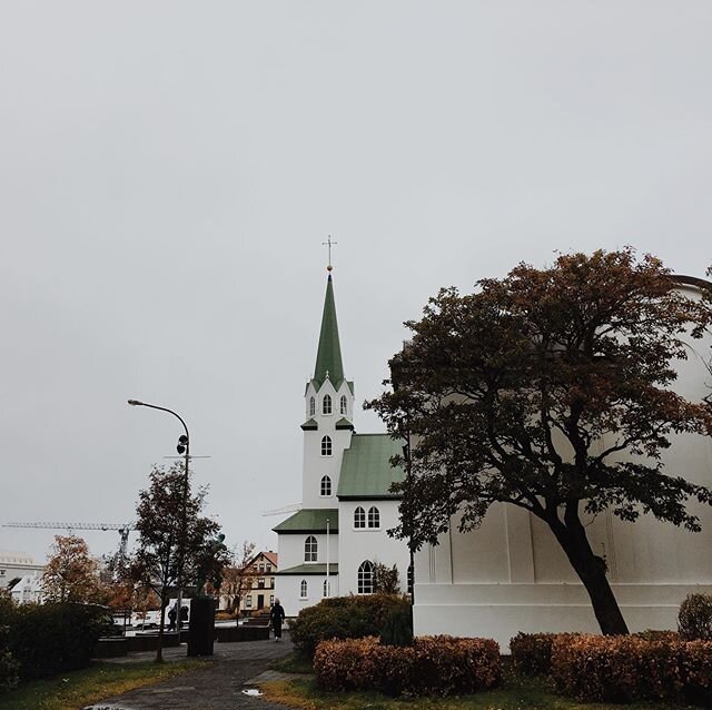 Reykjavik in autumn.
.
.
.
.
.
.

#reykjavik #iceland #autumn #portraits #design #ournatureday #minimalist #stayandwander #people #blogger #Photooftheday #foggy #europe #church #coffee #city #wheretonext #visualsofearth #moodygram