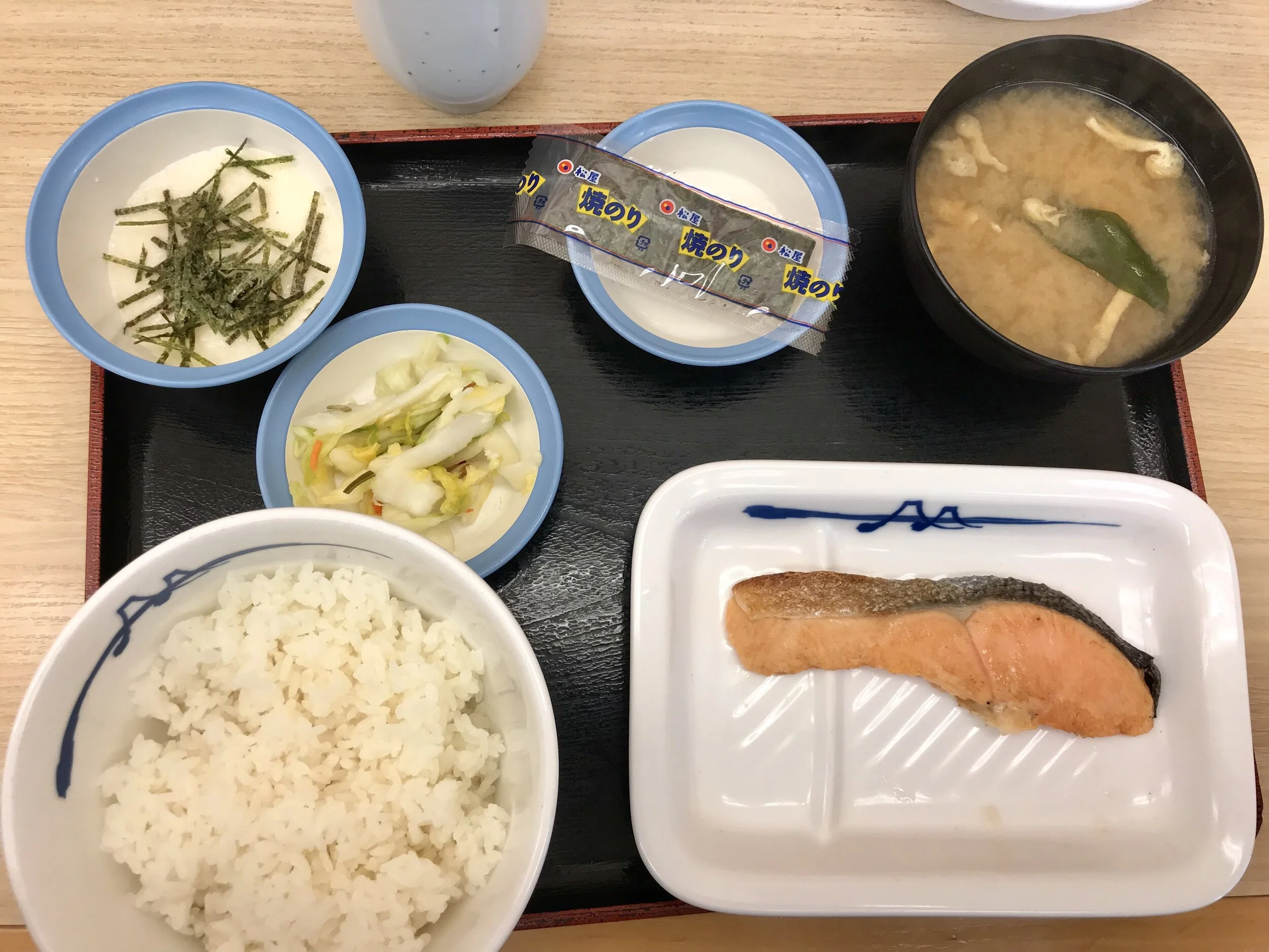  Matsuya breakfast set, served between 5-11am. Nutritional start at a low price (~4USD for above). Nowadays I start my day with bread and coffee, I really wish I could have rice meals as breakfast again! 