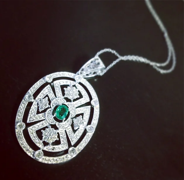 DiamNeckw:Emrld.JPG