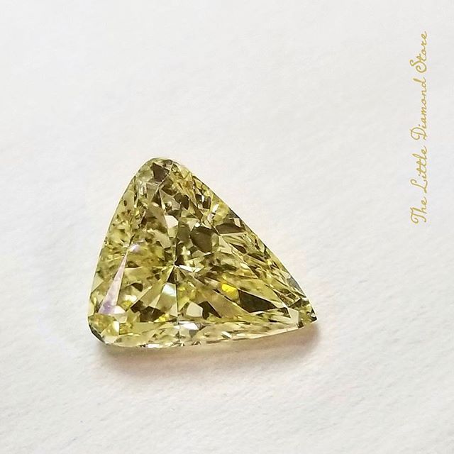 In a sunny mood with this 1.50 ct. #fancyyellow #trillioncut #diamond.  Nice way to start off the week.
.
#finejewelry #diamonds #GIA #colordiamonds #customfinejewelry #hawaiifinejewelry #hilife #honlulu #oahu #hawaii #engagementring #bling #wedding 