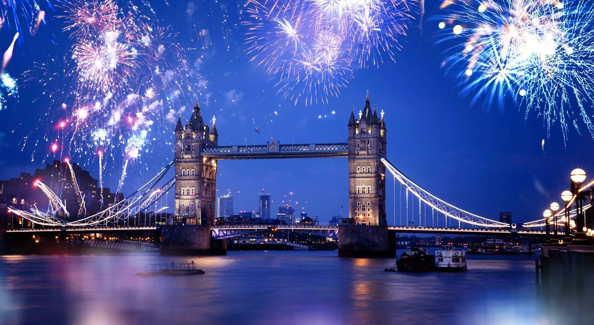 a20dfde477b9413b0f866e8107a92319-tower bridge fireworks .jpg