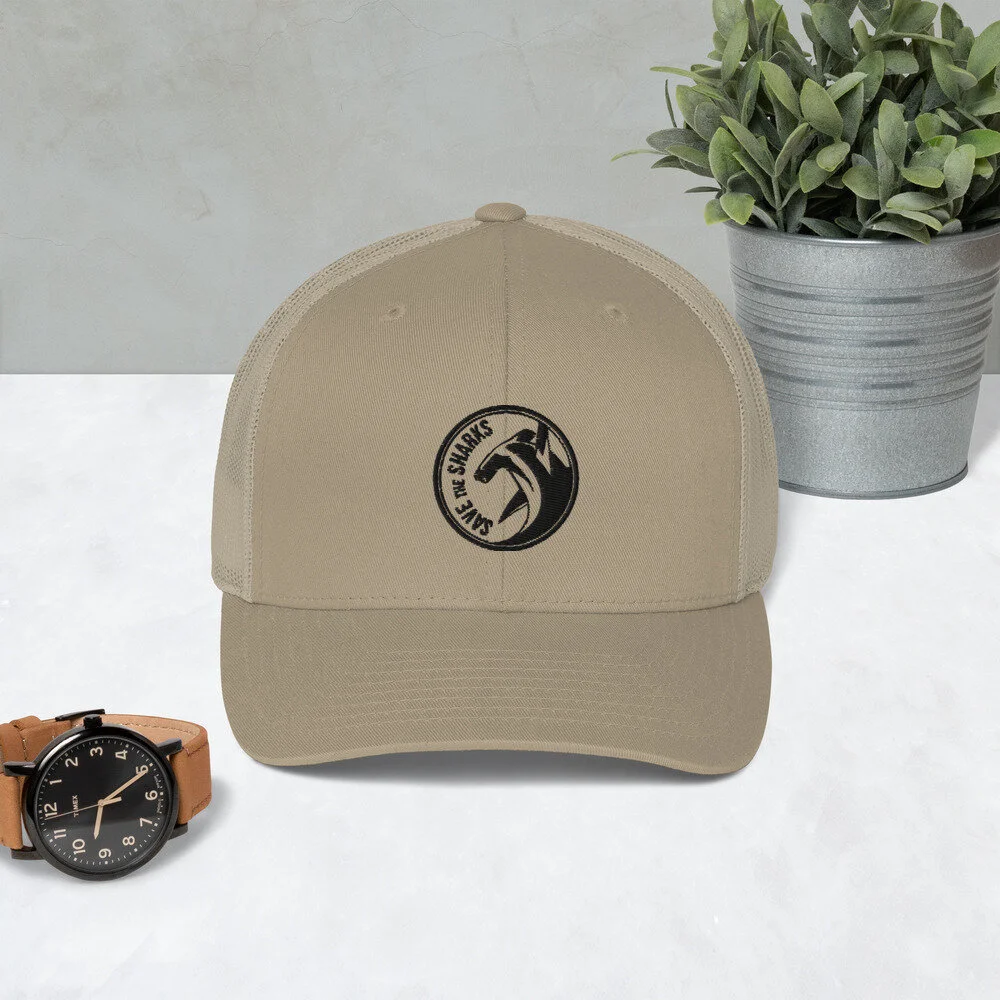Logo_Black_Trasp_mockup_Front_Flat-Lifestyle_Khaki.jpg