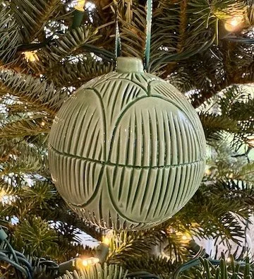 Ornament with artichoke pattern - green.jpg