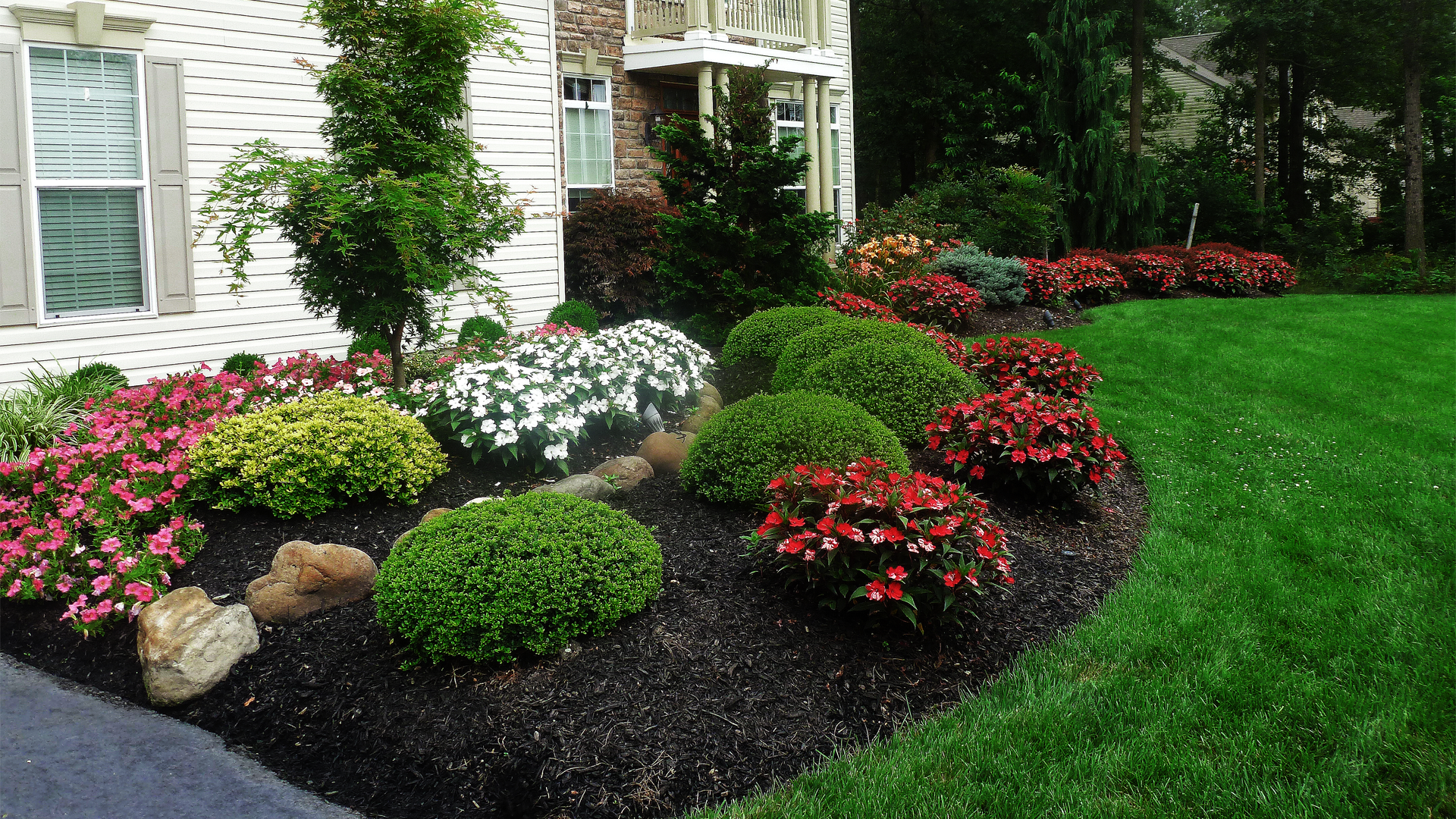 DiBiase-Landscaping_Projects-10-WebsiteBanner.png