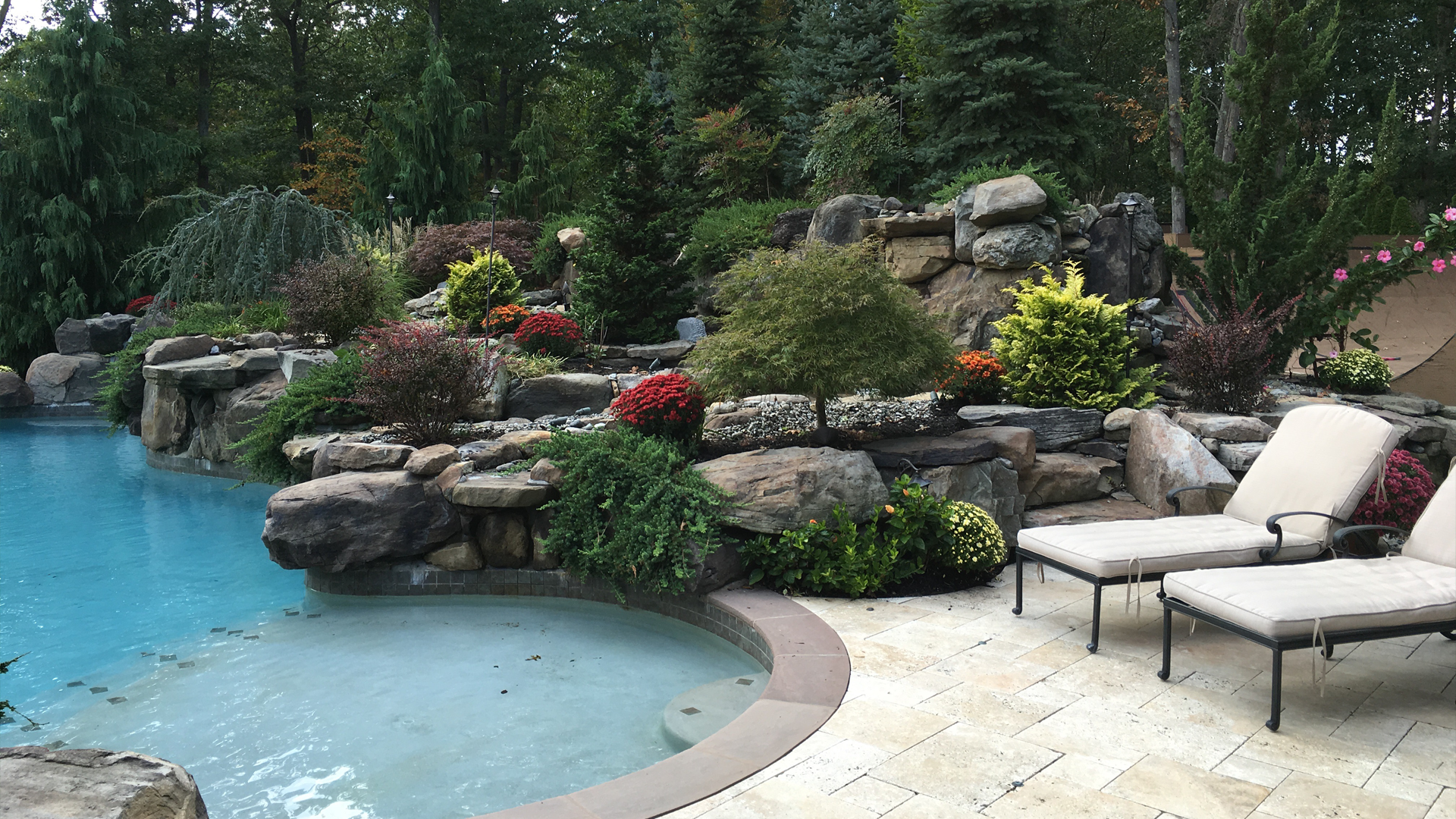 DiBiase-Landscaping_Projects-2-WebsiteBanner.png