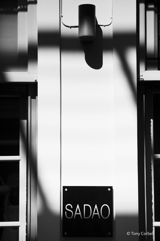 Here, I was forcing myself to use 70-200mm at 200mm setting for street photography when I would usually elect to use 24-70 in the past. Athens, Greece.