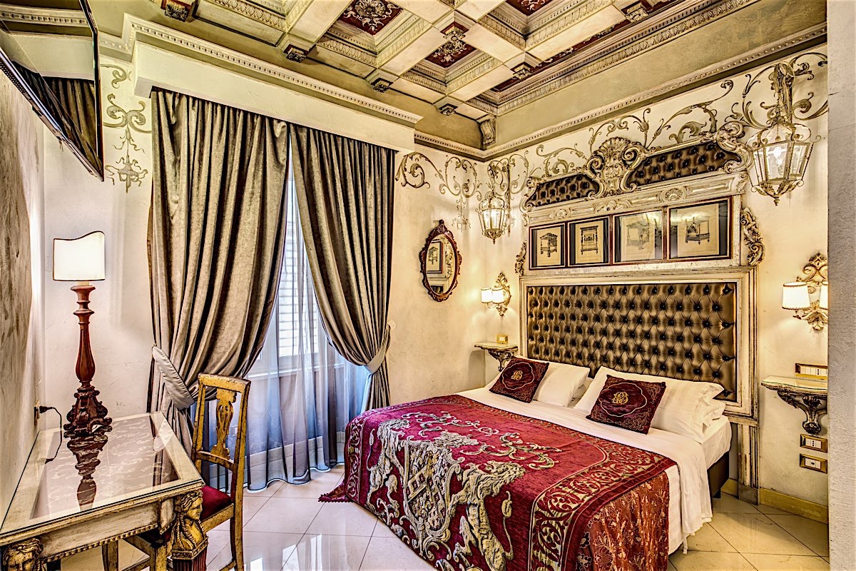 Hotel Romanico Room.jpg