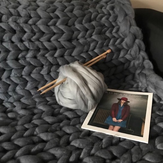 Getting ready for cool. 
Message me if you&rsquo;re interested in a super chunky wool throw. 
Early season &ldquo;mates rates&rdquo; apply 😝 #winteriscoming #freedeliverymelbourne #chunkyknit