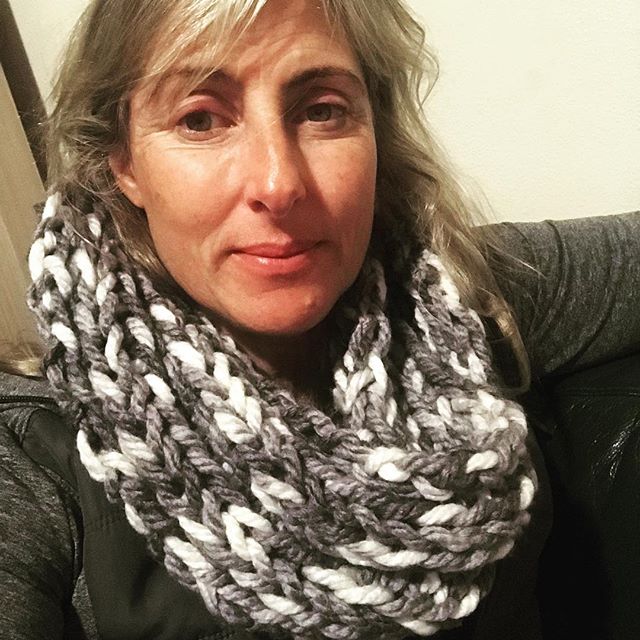 Hi! 👋🏼 This is my new cowl. You can knit your own winter cowl with my new range of beginner kits - online this week. 
Quick and easy knit project in a new colour range. Super chunky knitting 🧶 #whatjaneknits #quickproject #knitting #learntoknit