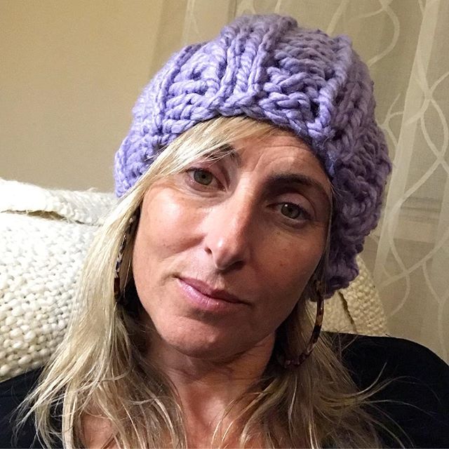 Hi!👋🏼 Me again... chunky beanie kits will be available this week. Do you like purple? I didn&rsquo;t used to like but I do now, maybe I&rsquo;m a slave to fashion? 💜
I think it&rsquo;s the shade, more a lilac really. #beanie #quickknit #knittingki