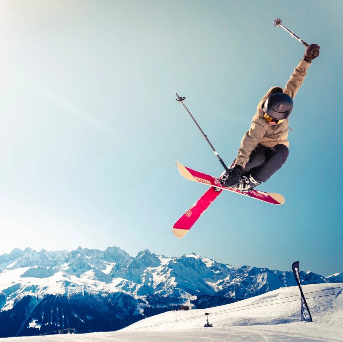 Something new! 🎿🏂⚽️🚀We&rsquo;re happy to sponsor and work with great sports teams! 😊✨They inspire us by their love of sport, athletic discipline, work ethic, camaraderie and sportsmanship. We&rsquo;ll have more details to come in the next year ab