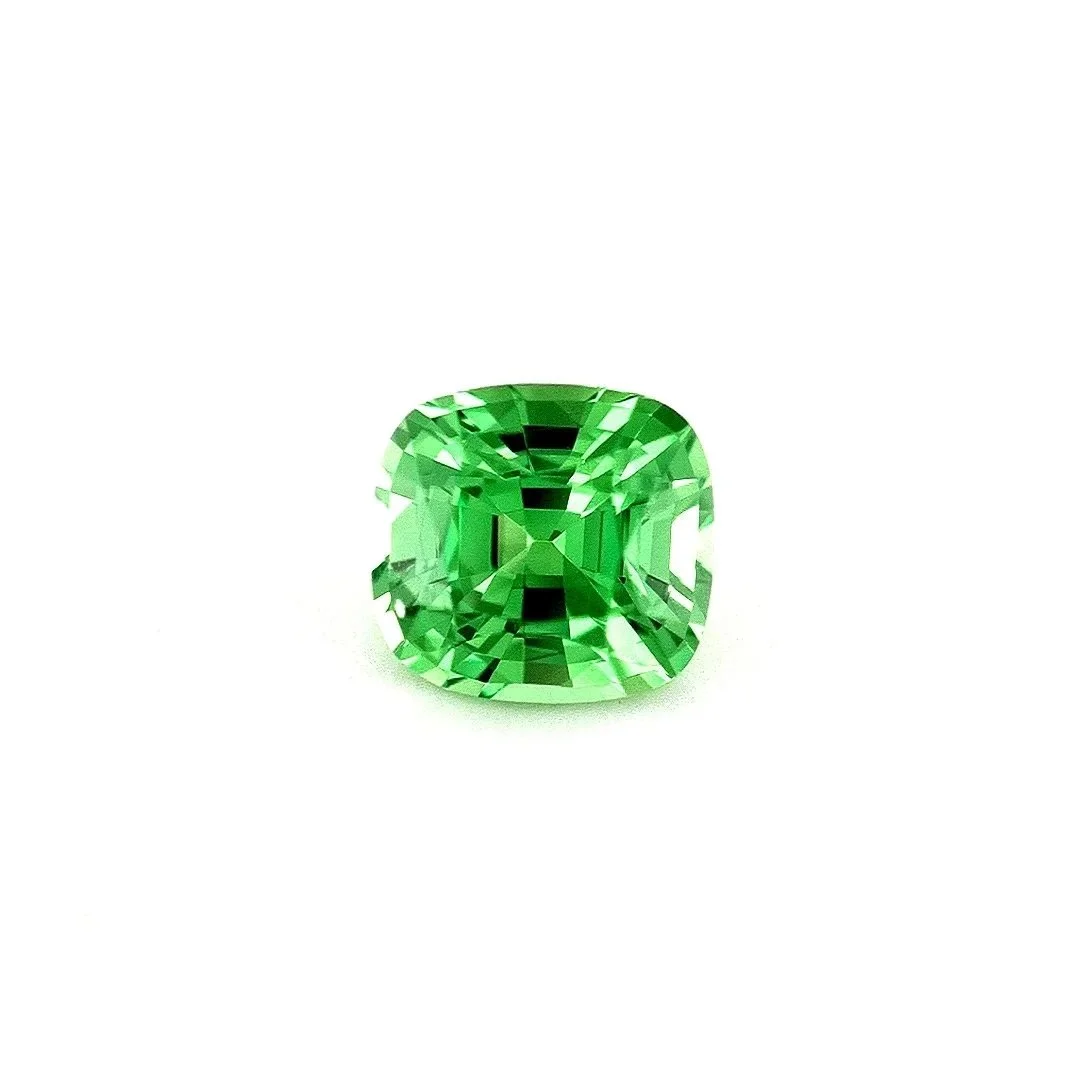 Cushion+cut+green+Tsavorite+Garnet+for+custom+jewellery+1104.jpg