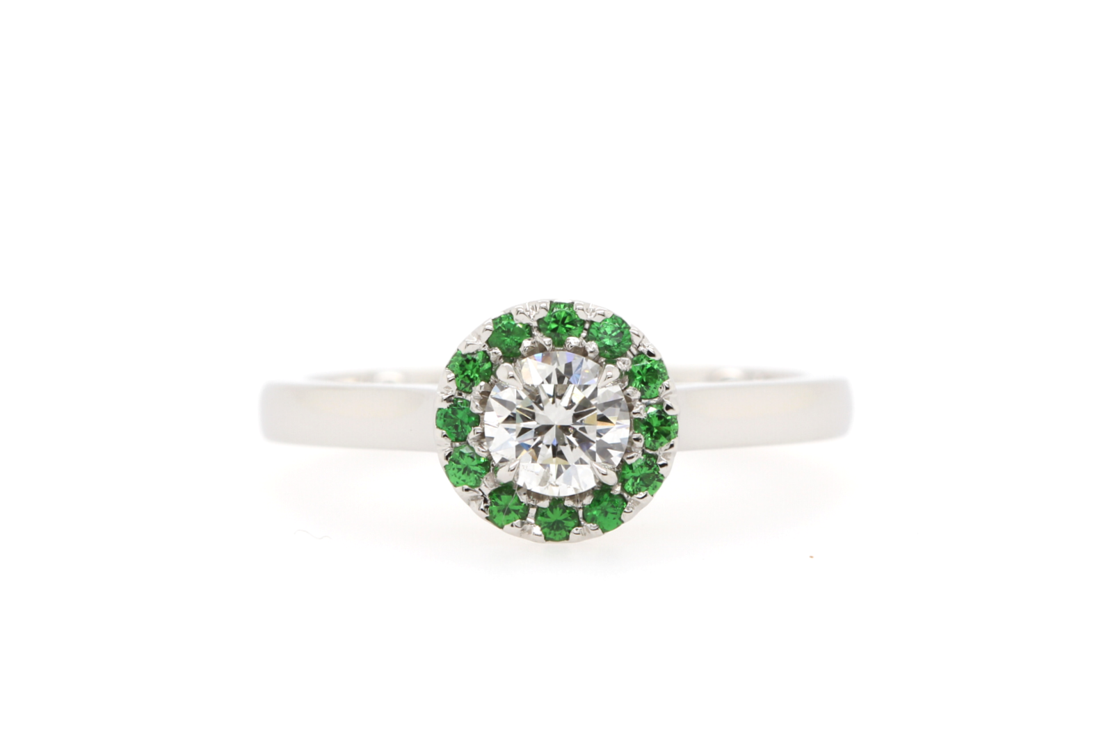 Engagement%252Bring%252Bwith%252Bround%252Bdiamond%252Band%252BGreen%252BTsavorite%252BGarnet%252BHalo.png