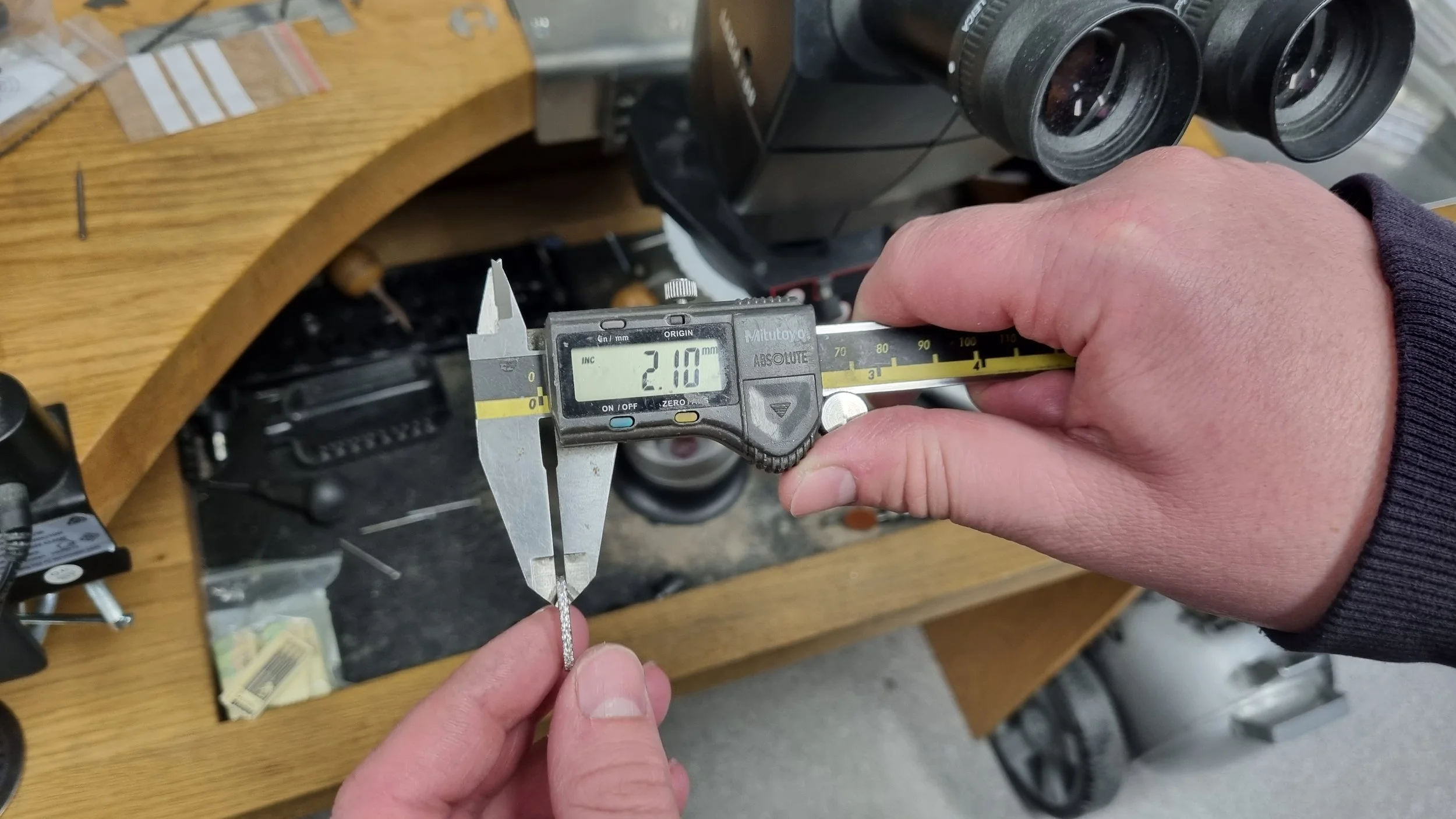 Australian engagement ring maker measuring ring width for a custom design