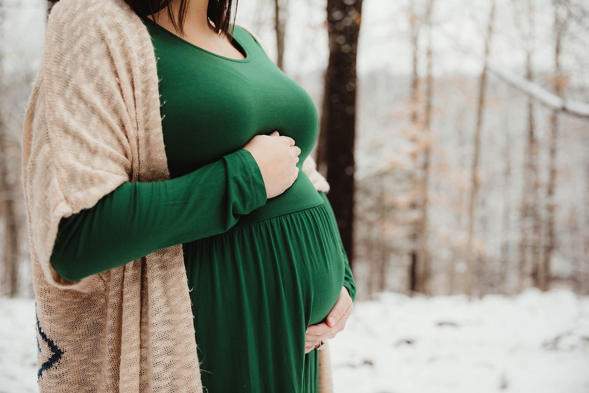 20181227-maternity-photo-outdoor-snow-newborn-picture-best-baby-photographer-missouri-camdenton-06.jpg