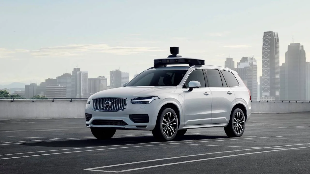 254706_Volvo_Cars_and_Uber_present_production_vehicle_ready_for_self-driving-1280x720.jpg