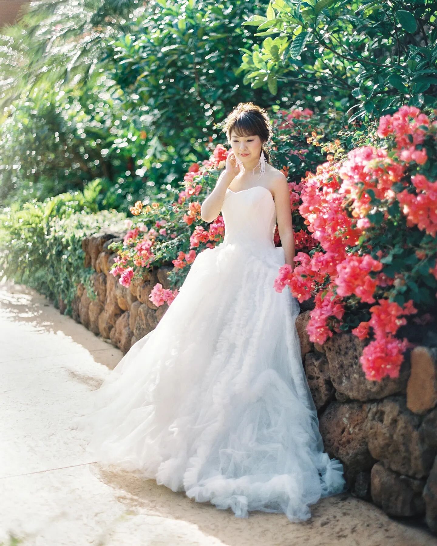 At the lovely Four Seasons Lanai

Planning @weddingscenesnaoko 
Hmua @mai_hairandmakeup 
Venue @fslanai