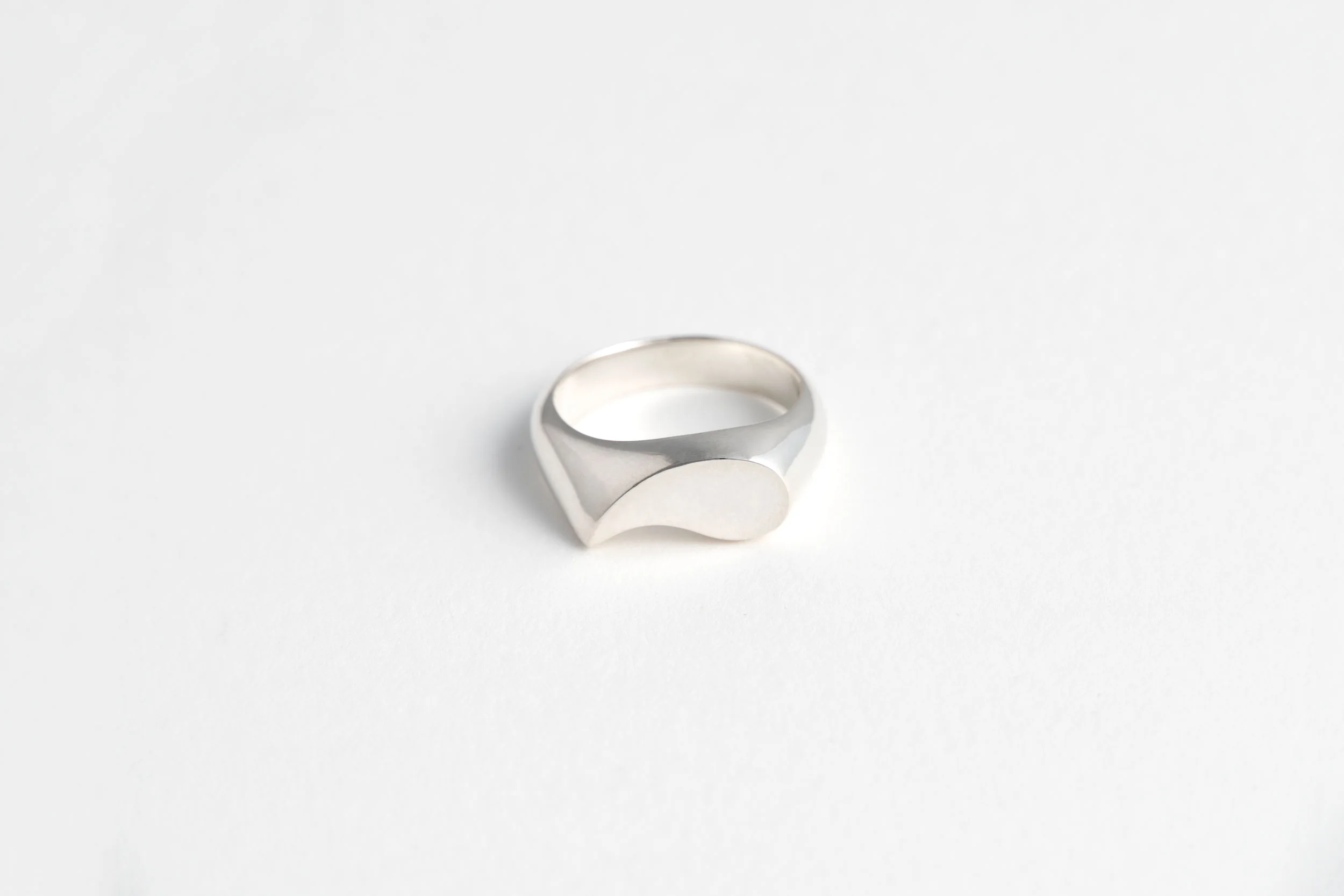 mw-cryingSignet-silver.jpg