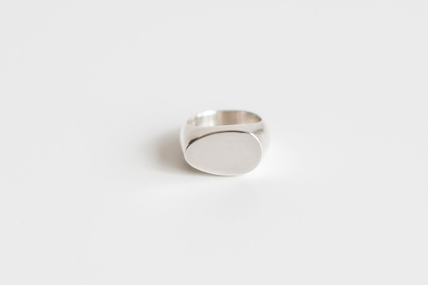 mw-eggSignet-silver.jpg