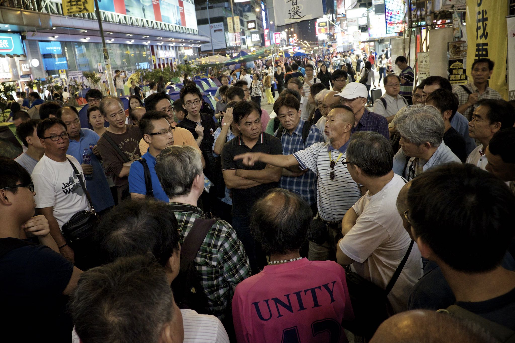 Something that doesn’t make headlines due to the lack of drama and level of civility are the many crowds that form in order to just discuss what is happening in relation to the protests. These very public talks ranged from the communist’s approach to the movement, who is really in charge in Beijing, how well informed many mainland Chinese actually are about the protests in Hong Kong, the beginning of the occupy protests with first hand accounts of the firing of teargas and media’s misrepresentation of the events thus far.