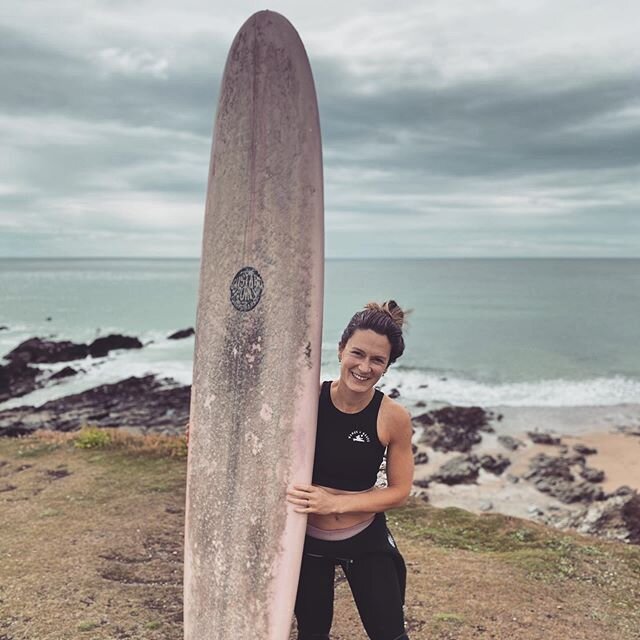 Fun little waves at Fistral this evening 🌊 💫

Loving my new @womenandwaves @hm surf top. Not sunny enough to ditch the wetsuit just yet though! 🤞🏻 ☀️
