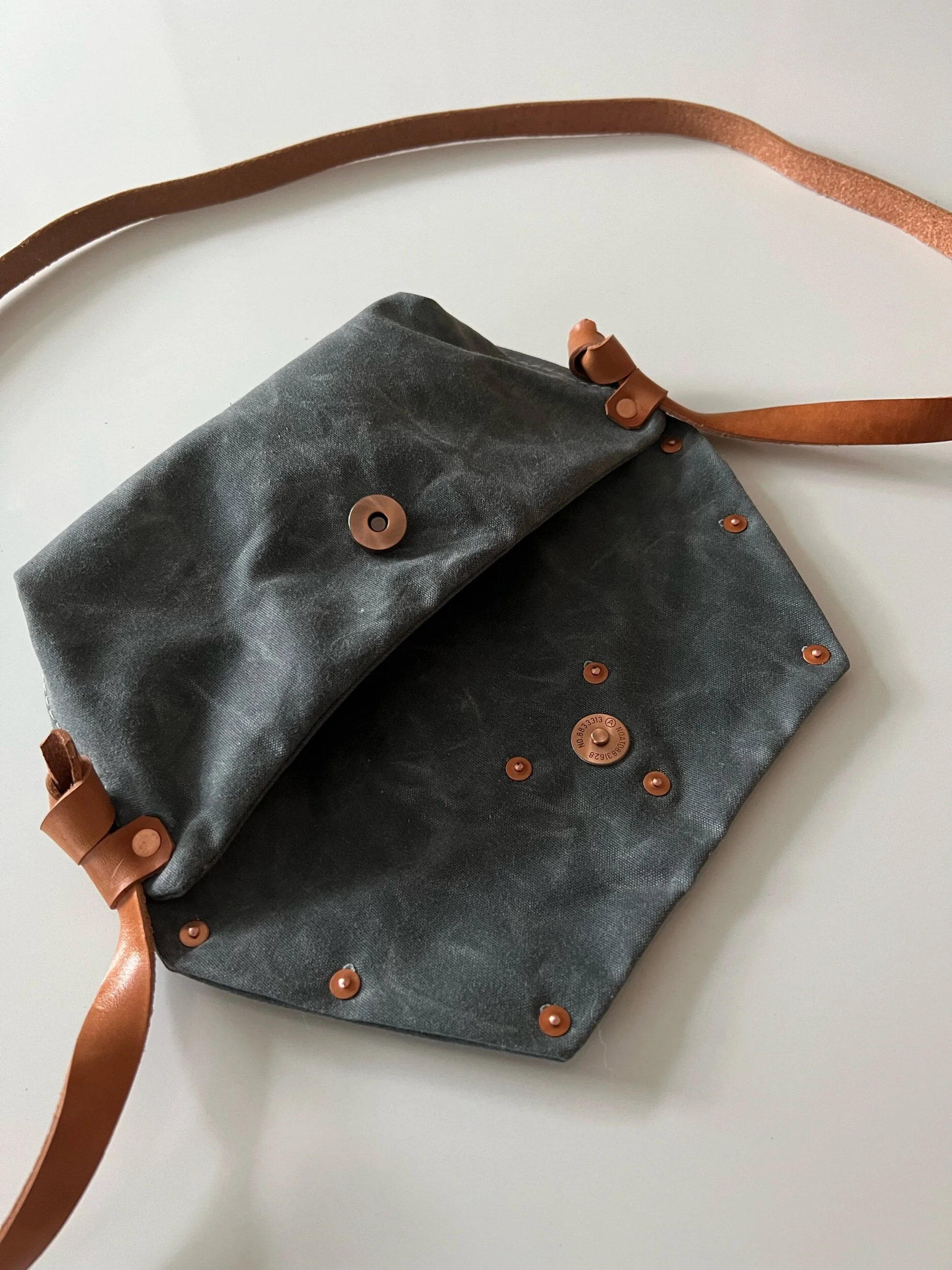 1094EEB0-ED4D-4506-BEDB-BB2541E51B93