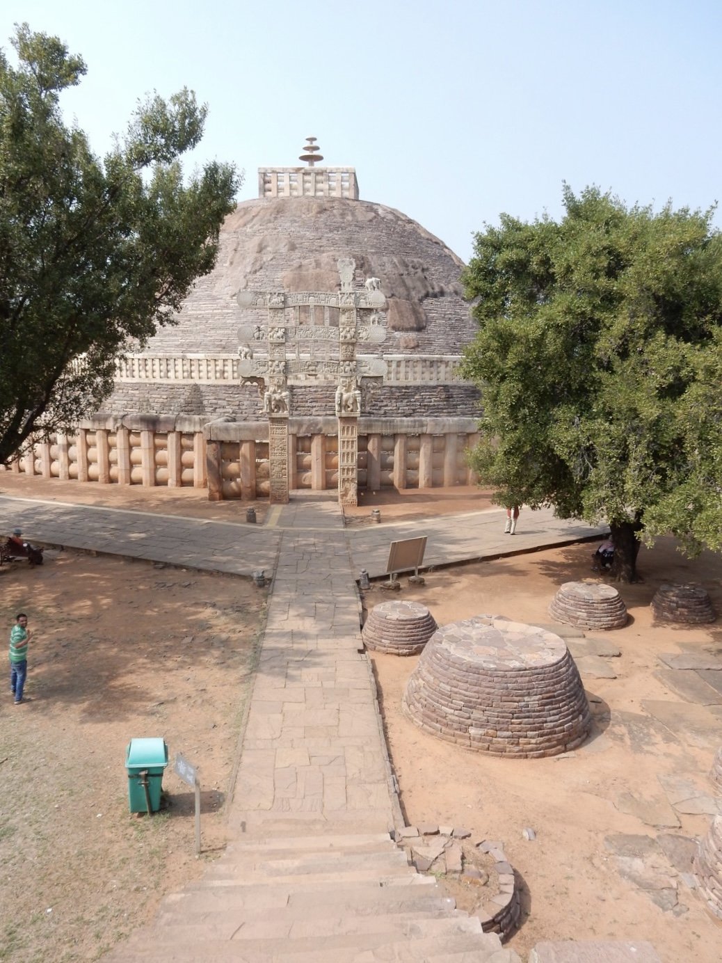 Sanchi Stupa.jpg