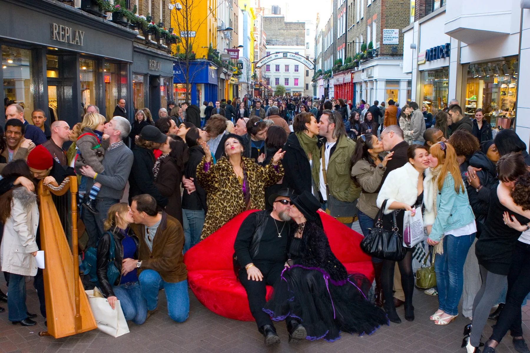 carn kiss6.jpg