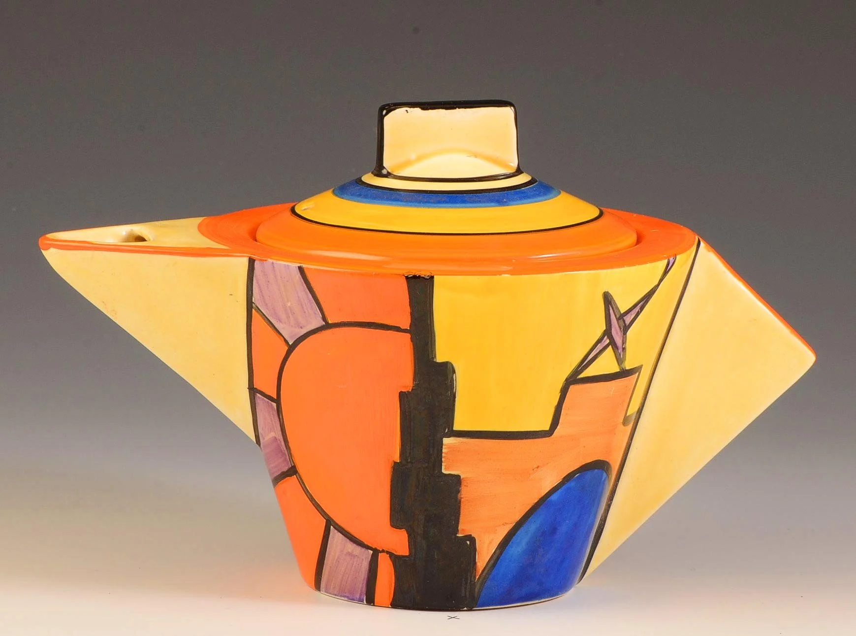 clarice cliff 22261467718446.jpg