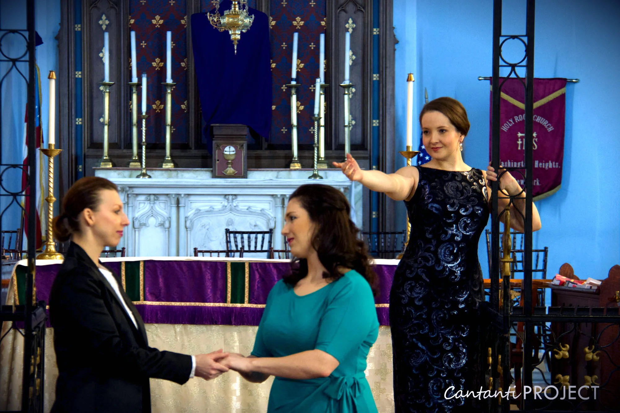 Jane Hoffman as La fee in Cendrillon with Viktoriya Vita and Alexandria Lang. Photo credit: Liang Pan