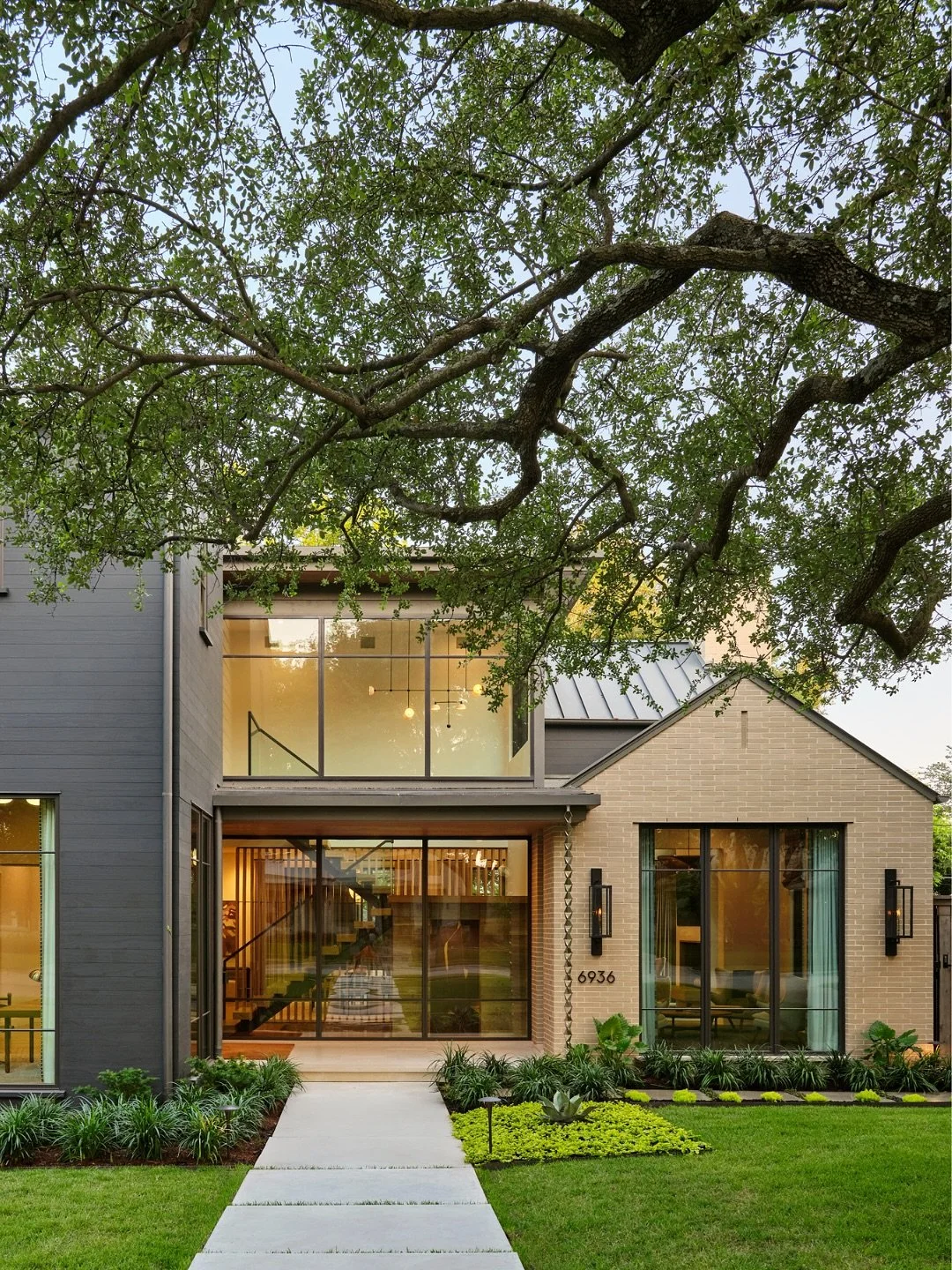 Light leads the way in this home, revealing details that feel both modern and timeless. Oak floors, sculptural lighting, and thoughtful interiors come together in spaces that are grounded and warm.
.
.
.
Architect: @shmarchitects 
Contractor: @coatsh