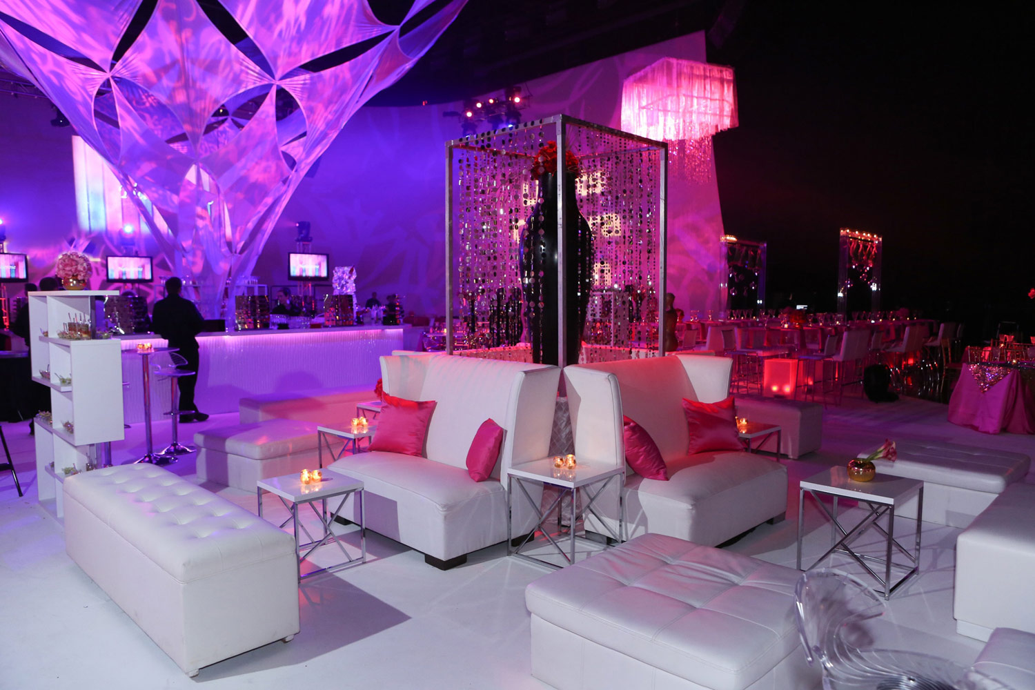 studio_center_stage_a3_dressed2.jpg