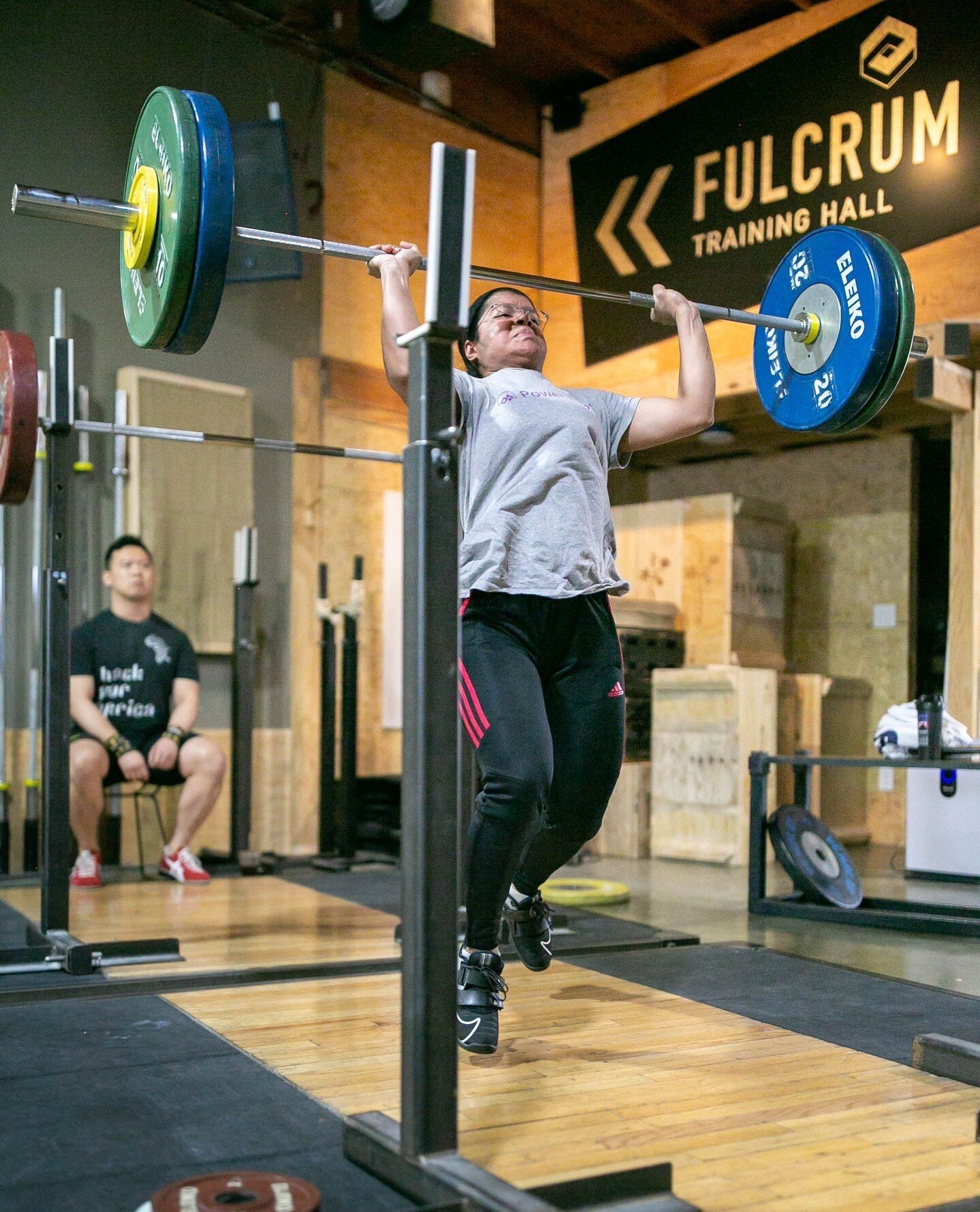 Explosive power, precise technique, one swift motion from the shoulders to overhead.⁠
⁠
A 78 kilo (171 pound) jerk from the rack for Akansha. ⁠
⁠
💥💪🏽