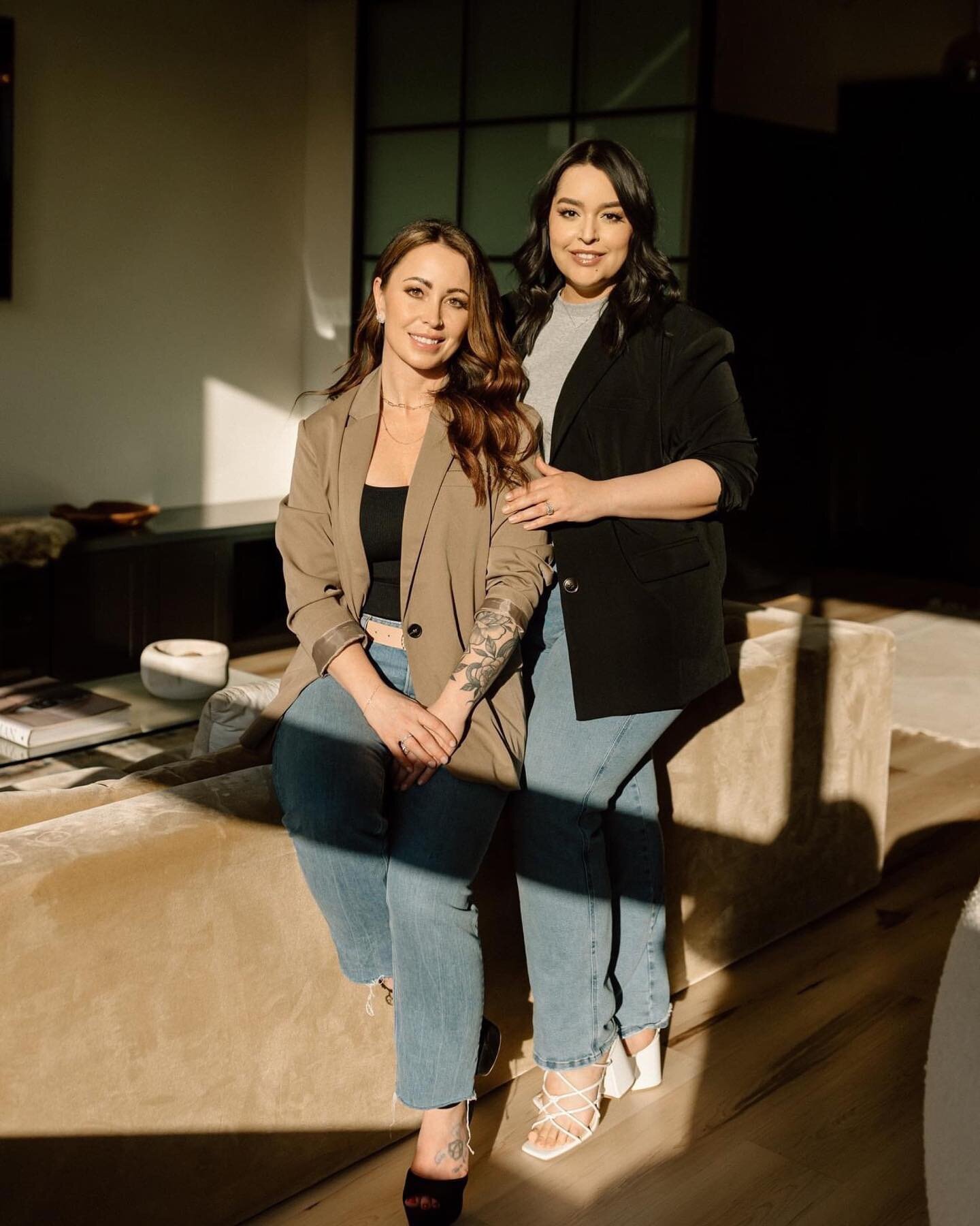 Another branding session in the books with @sunday.skin.aesthetics + @skinbylucelly! This time we switched up the scenery + captured these in the gorgeous @room222.williston! 

✨Elevate your glow with these boss babes! ✨ Their goal is to empower anyo