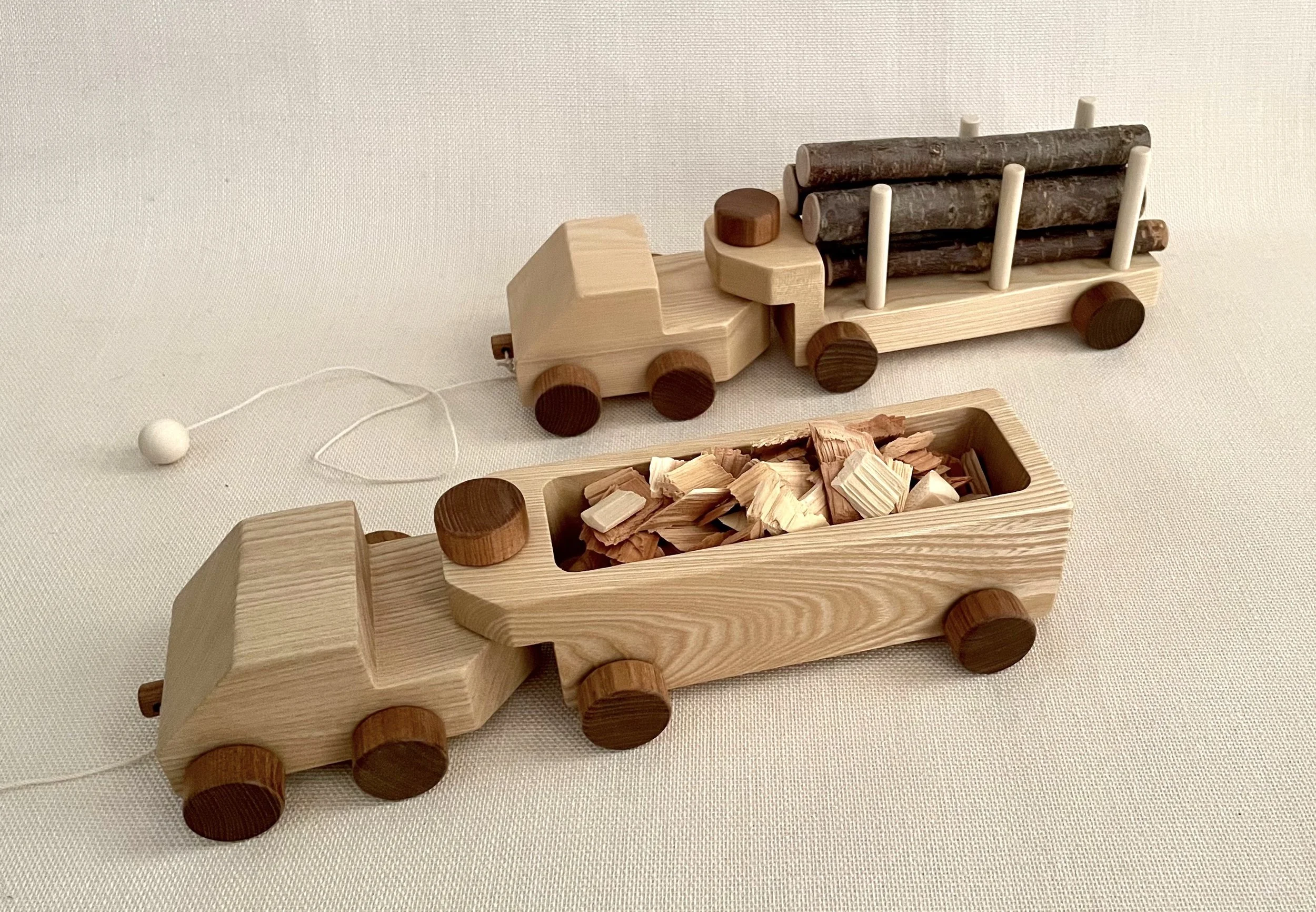 チップトレーラー／丸太トレーラー