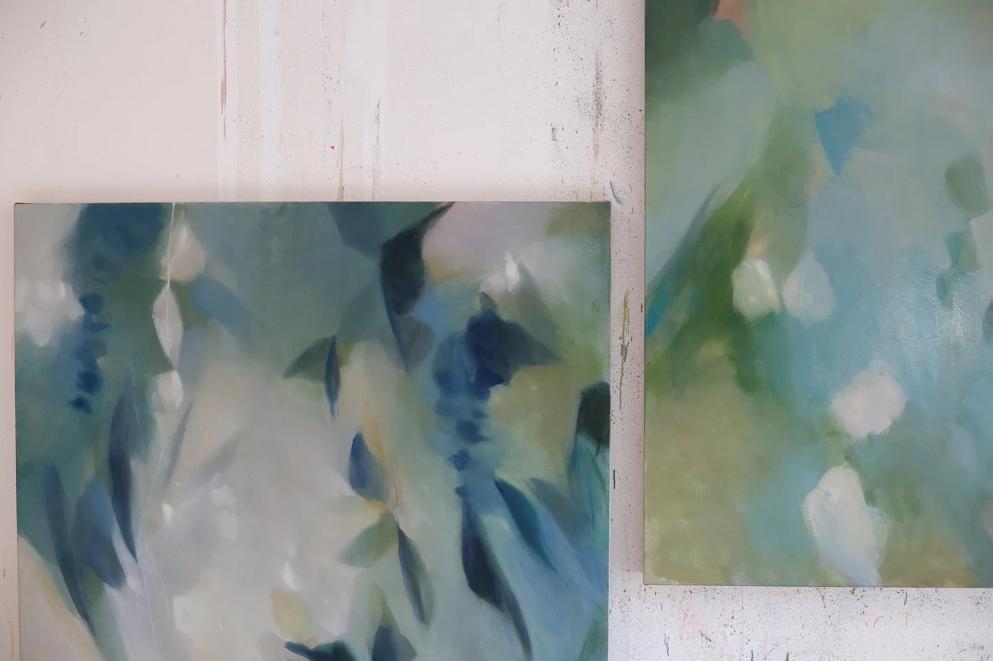 Reaching the captivating part when progress becomes visible&hellip; I&rsquo;m finally able to see where I&rsquo;m headed with these paintings. It&rsquo;s so true that small moments of progress add up. Grateful for the momentum to get me there ✨

#con