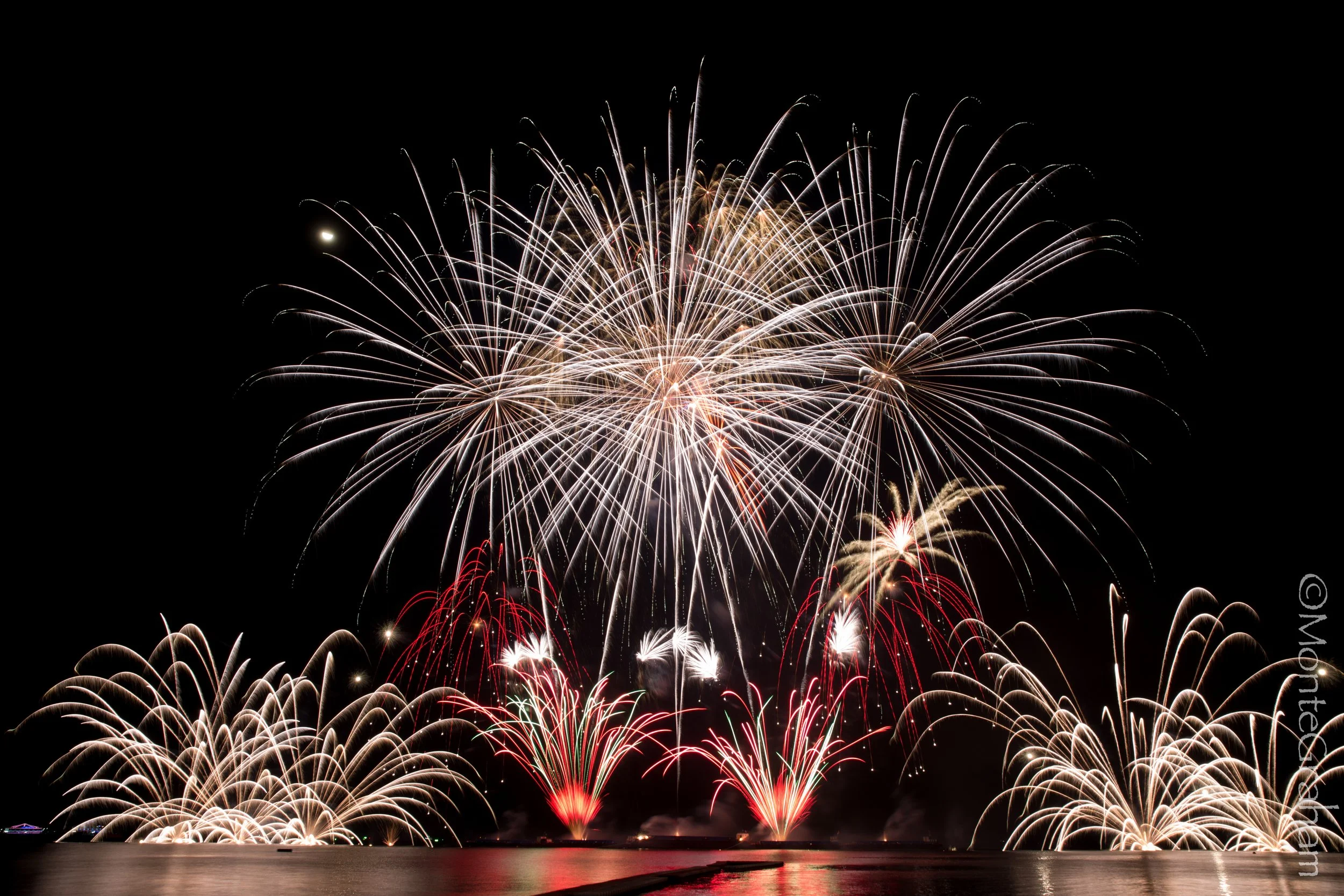 Thailand Fireworks-154.jpg