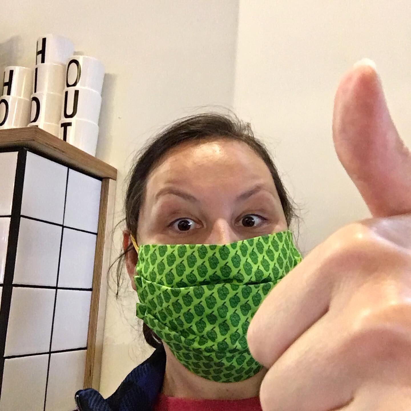 That&rsquo;s me, Jules, doing a thumbs up 😂 and yes they&rsquo;re hops on my #facecovering 🌿Keeping on brand! 😆 Our foodhall home @kommune_ch will be putting out their houserules which we come under so it&rsquo;s worth checking those. Mandatory fa