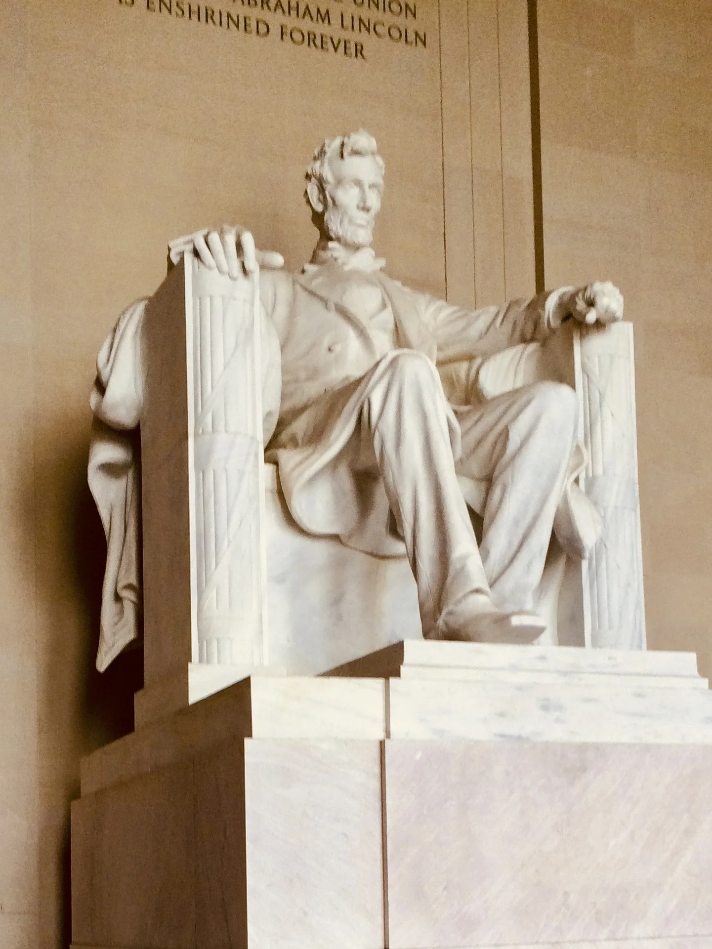 image of Lincoln Memorial statue