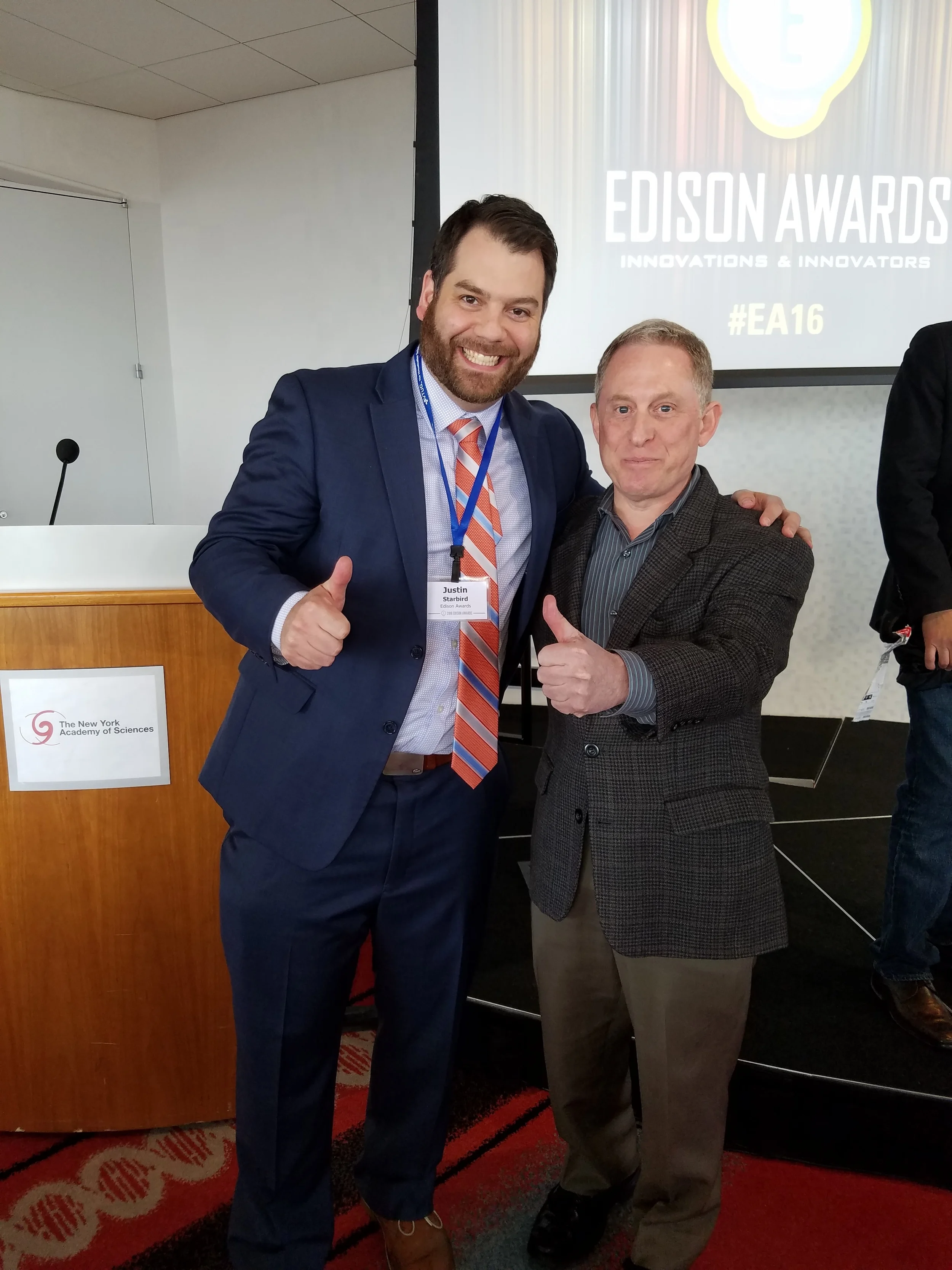 Alan Stern - Thumbs up.jpg